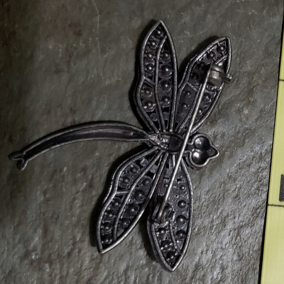 Sweet dragonfly pin - Picture 2 of 4